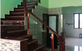Cầu thang nhôm kính tại Linh Đàm – Hoàng Mai –Hà Nội